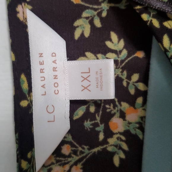 Lauren Conrad size XXL flowy floral top - Picture 2 of 8
